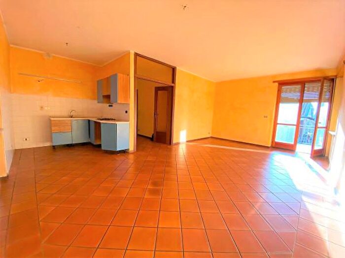 Appartamento trilocale in affitto in Corso Alessandro Manzoni, Monta