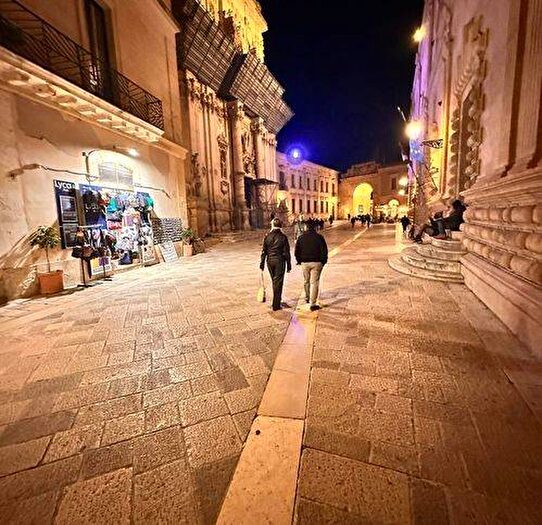 Appartamento monolocale in affitto in Vico Ermenegildo Personè, Centro Storico, Lecce