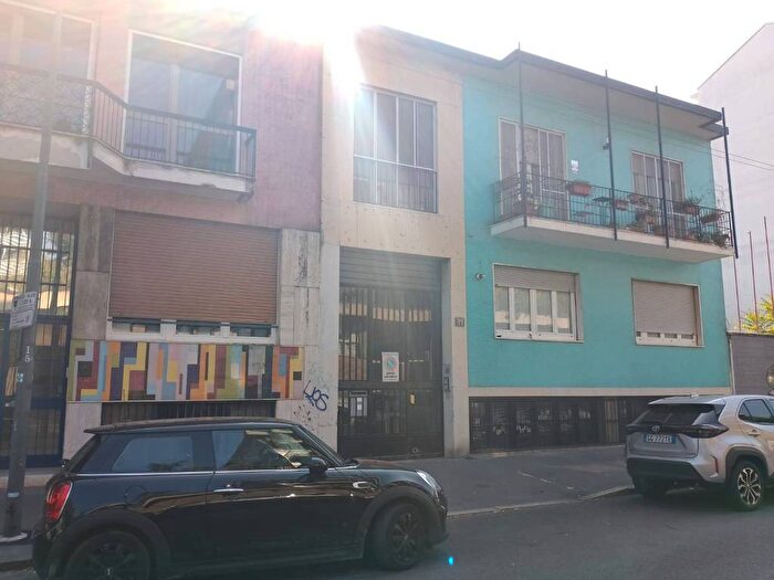 Appartamento bilocale in affitto in Via Imperia, Famagosta, Milano