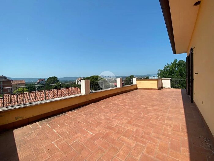 Appartamento quadrilocale in vendita in Via delle Terre Arnolfe, Terni