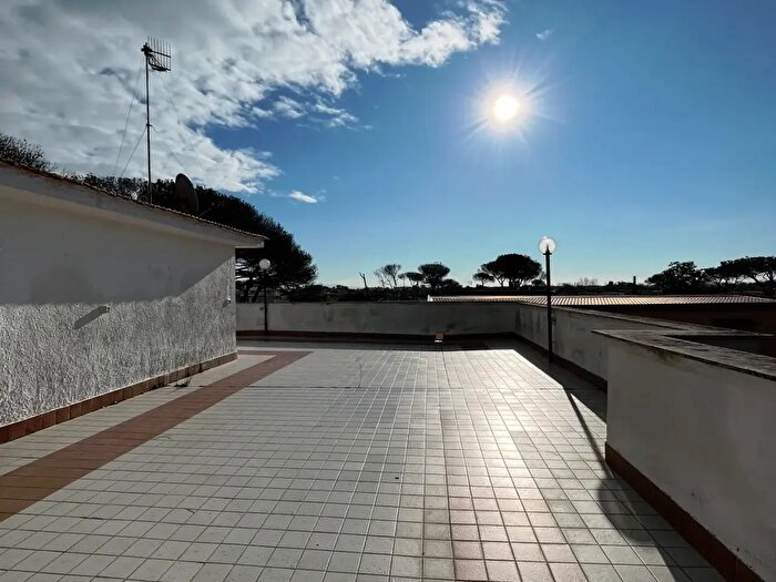 Appartamento con 5 locali in vendita in Viale Tallone, Castel Volturno