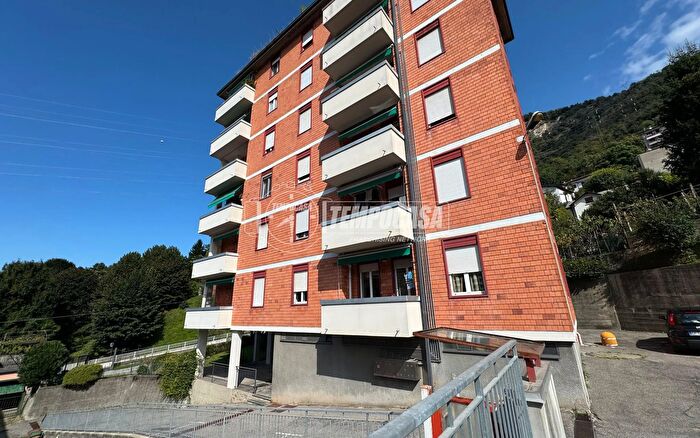 Appartamento quadrilocale in vendita in Via Nazario Sauro, Cernobbio