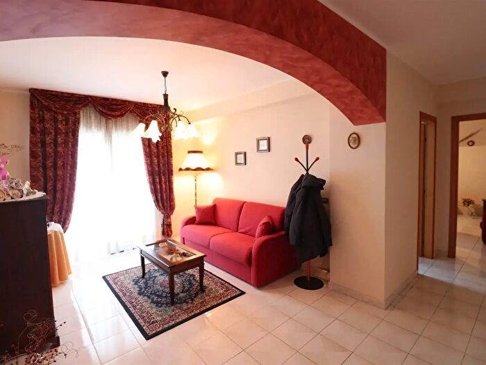 Appartamento quadrilocale in vendita in Via Provinciale, Santa Venerina