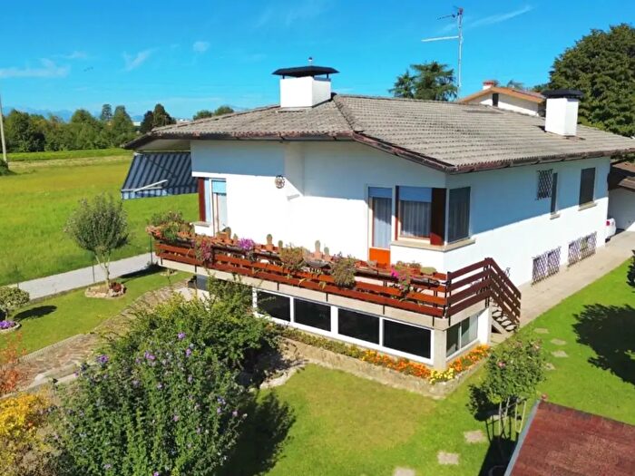 Casa con 9 locali in vendita in Via San Vito, Fagagna