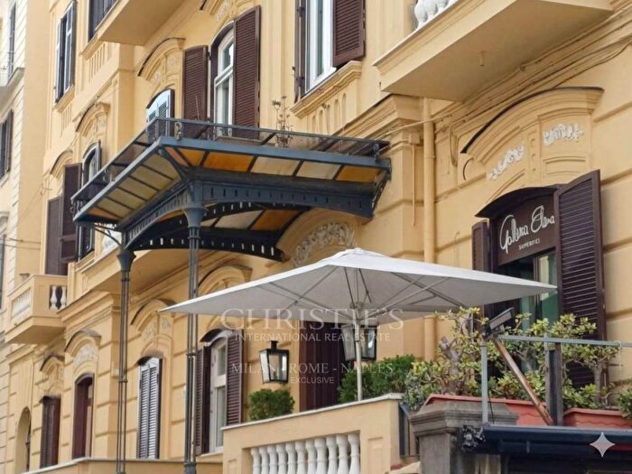 Appartamento con 6 locali in affitto in Viale Antonio Gramsci, Mergellina Piedigrotta, Napoli