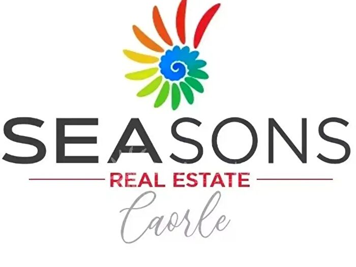 Appartamento con 7 locali in vendita in Via Nievo, Eraclea