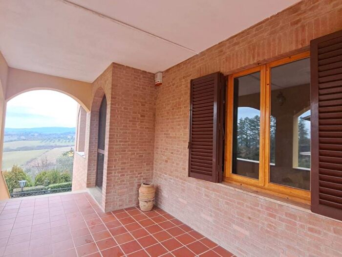 Appartamento quadrilocale in affitto in Strada di Basciano, Monteriggioni