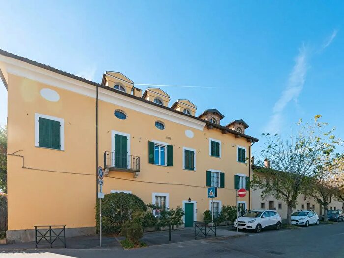 Appartamento con 11 locali in vendita in Via Spanna, Grugliasco