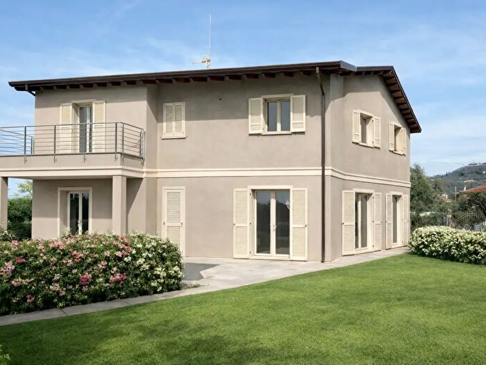 Casa con 5 locali in vendita in Via Bologna, Castelnuovo Magra