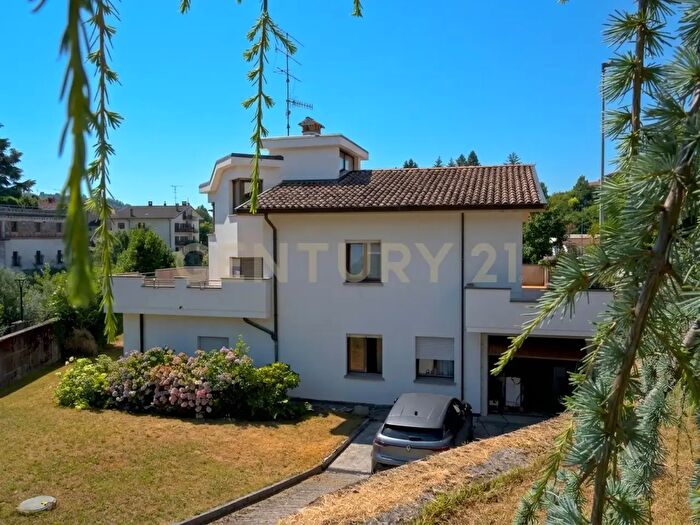 Casa con 9 locali in vendita in Via dei Mulini, Tarcento