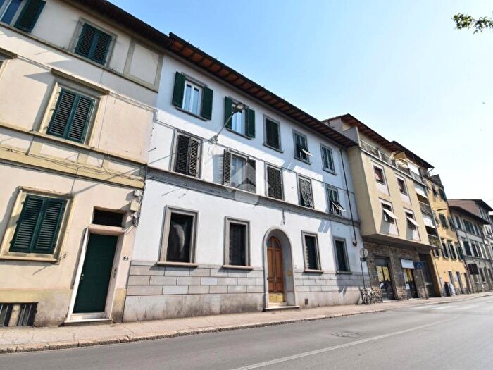Appartamento trilocale in affitto in Via Coluccio Salutati, Gavinana, Firenze