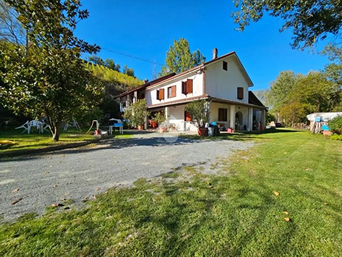 Casa con 7 locali in vendita in Regione Case Sparse, Castel Rocchero