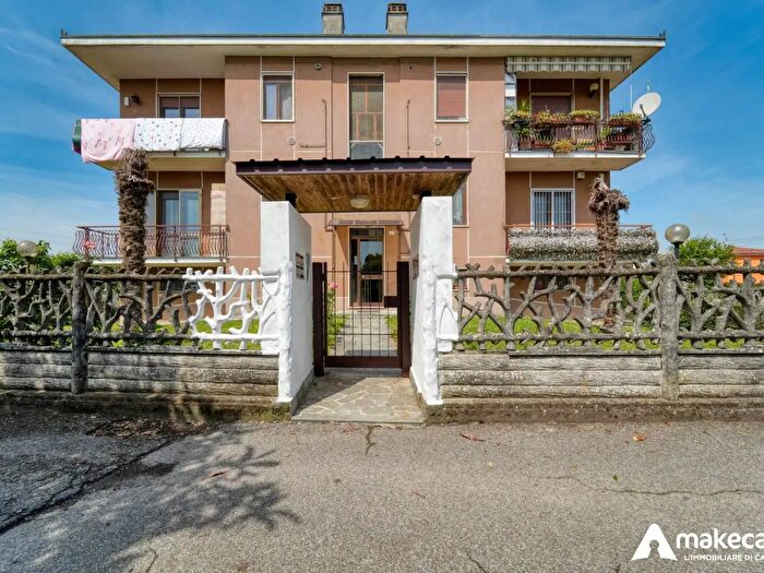 Appartamento trilocale in vendita in Via Adige, Mulazzano