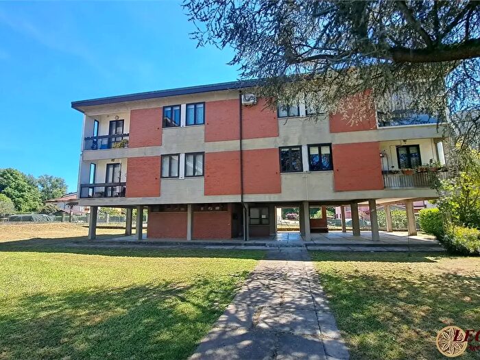 Appartamento con 6 locali in vendita in Via Papa Giovanni XXIII, Villafranca In Lunigiana