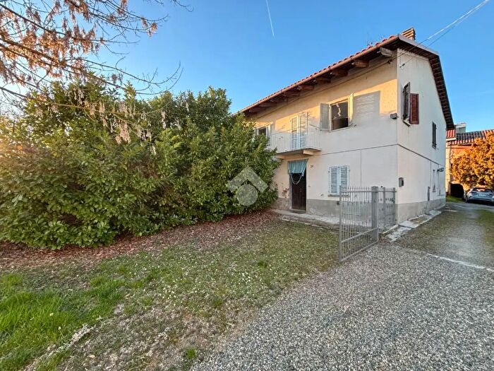 Casa con 6 locali in vendita in Via La Serra, Vaglio Serra