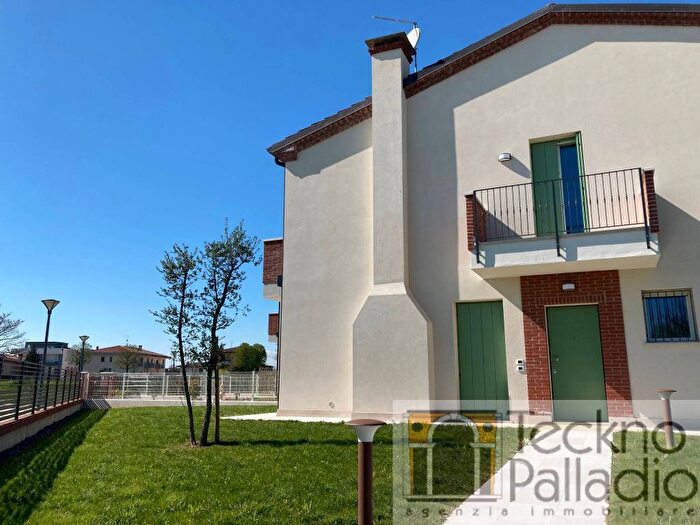 Casa quadrilocale in affitto in Centro, Grisignano di Zocco