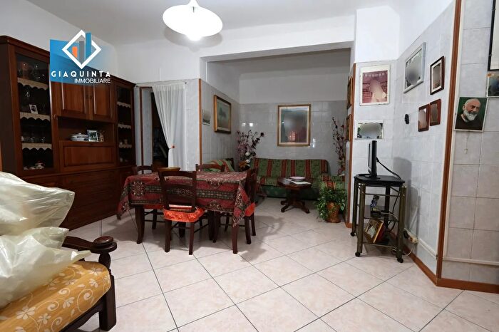 Casa quadrilocale in vendita in Via dei Giardini N Piano T, Palagonia