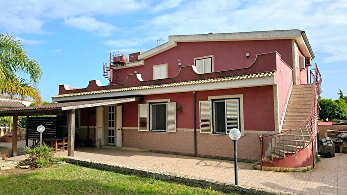 Casa con 6 locali in vendita in Strada Capo Murro di Porco, Siracusa