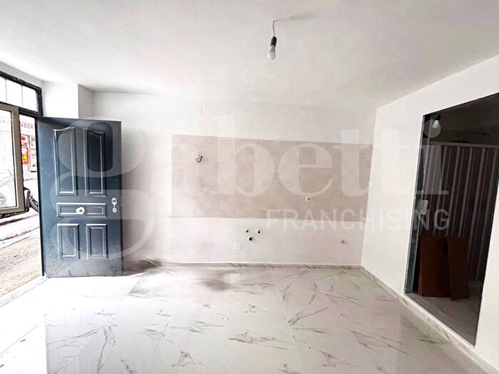Appartamento monolocale in affitto in Via Filippo Maria Briganti, Capodichino, Napoli