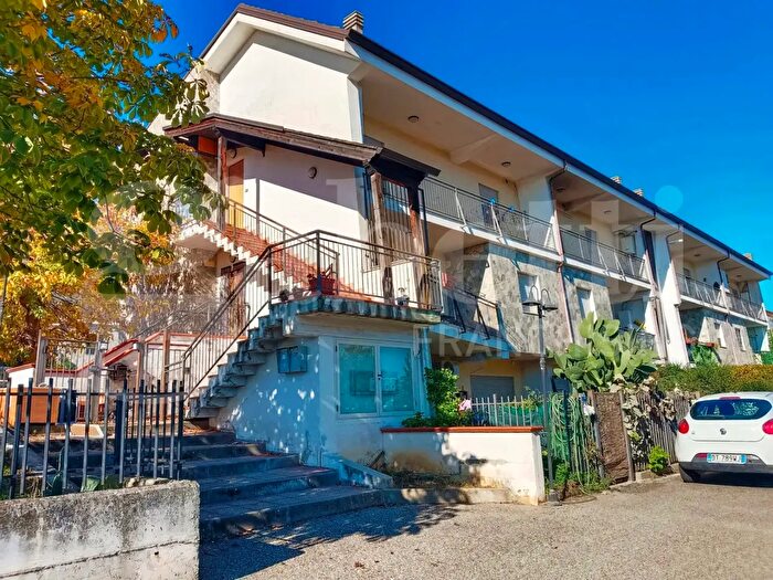 Appartamento quadrilocale in affitto in Via Alessandro Magno, Rende