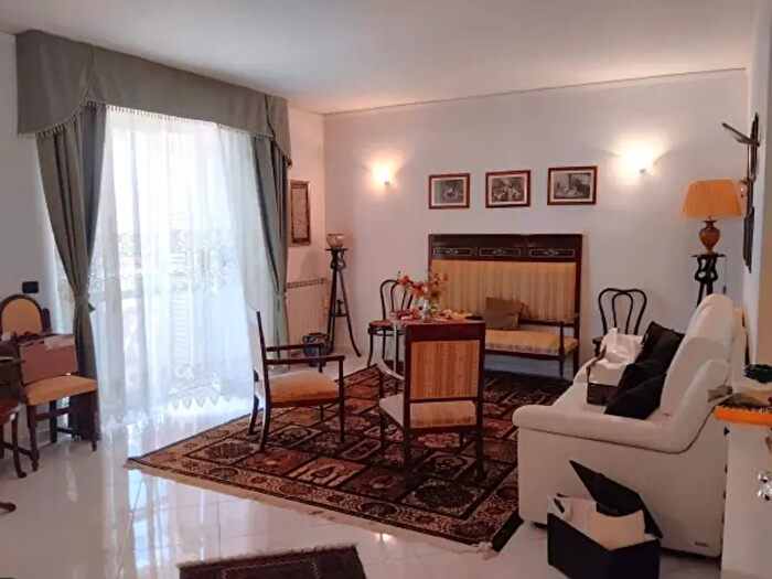 Appartamento quadrilocale in vendita in Via Generale di Giorgio, Acquedolci