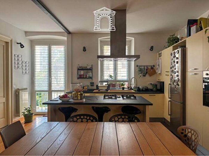 Appartamento quadrilocale in vendita in Via Denza, Trieste