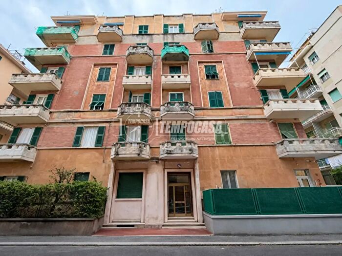 Appartamento quadrilocale in vendita in Via Fabrizio del Carretto, Genova