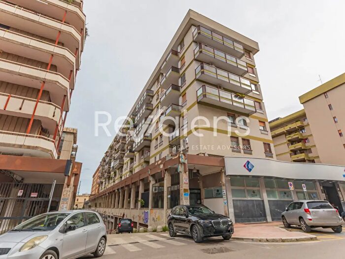 Appartamento con 5 locali in vendita in Devitofrancesco N, Bari