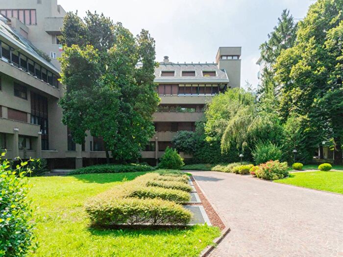 Appartamento trilocale in affitto in Viale Regina Margherita, San Biagio, Monza