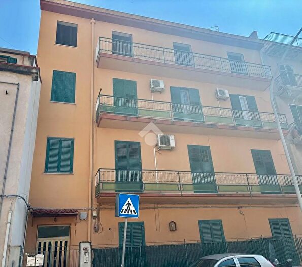 Appartamento con 5 locali in vendita in Via Conte Federico, Palermo