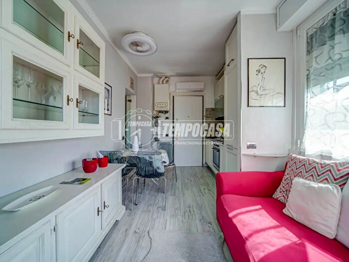 Appartamento bilocale in vendita in Via Giuseppe Mazzini a B, Biandronno