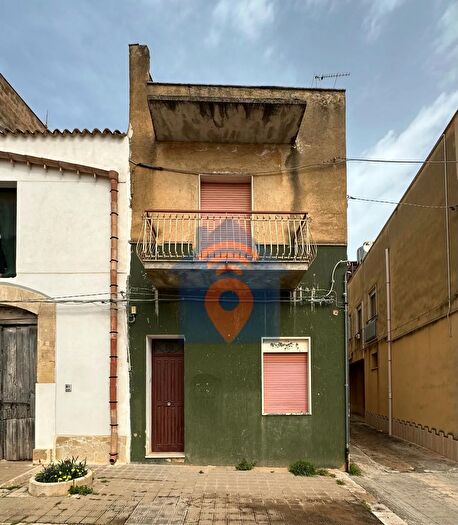 Casa con 9 locali in vendita in Via Partanna Castelvetrano, Castelvetrano