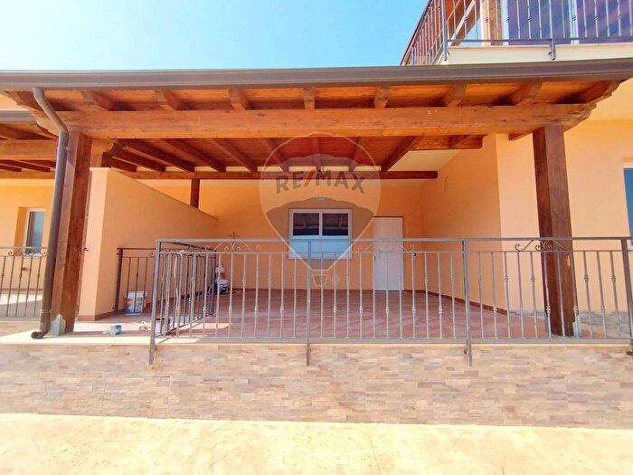 Casa trilocale in vendita in Via Michelangelo, Torretta