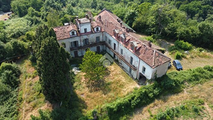Casa con 13 locali in vendita in Strada Camporosso, Villarbasse