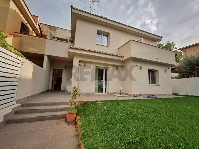 Casa con 6 locali in affitto in strada Maggiore Amari, Sferracavallo Barcarello, Palermo