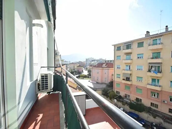 Appartamento bilocale in affitto in Piazza Massena, Loano