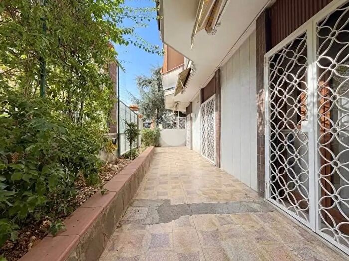 Appartamento trilocale in vendita in Via S Domenico, Napoli