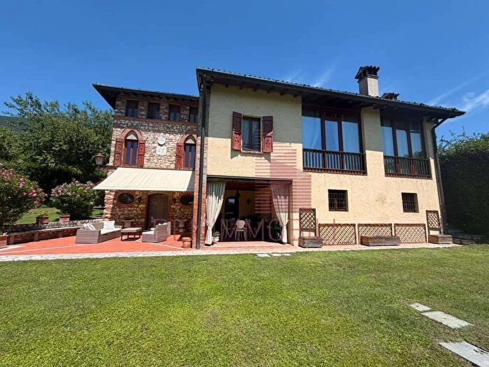 Casa con 6 locali in affitto in Via Giuseppe Garibaldi, Bovezzo