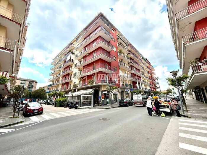 Appartamento con 5 locali in vendita in Viale Tiziano, Portici