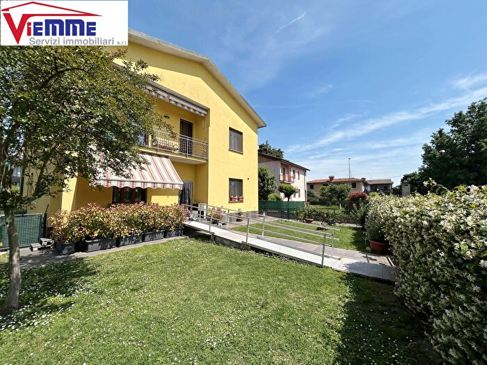 Casa con 6 locali in vendita in Via degli Abeti, Gorgonzola