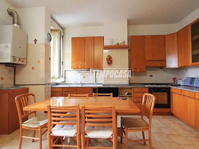 Appartamento trilocale in vendita in Via Bergamo C, Cologno Monzese