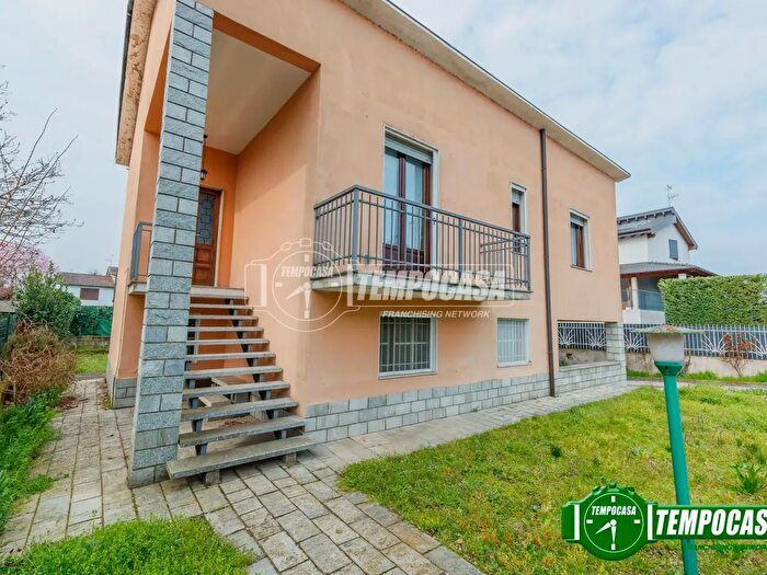 Casa trilocale in vendita in Via Milano, Bereguardo