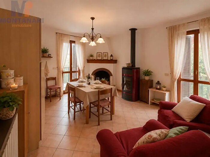 Appartamento quadrilocale in vendita in Via Strada Vecchia, Foligno