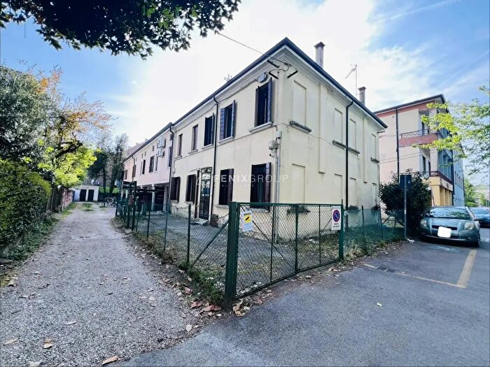 Casa trilocale in vendita in Via Ugo Bassi, Padova