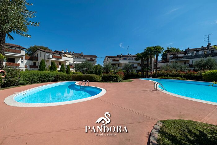 Appartamento quadrilocale in vendita in Via Diaz, Brebbia