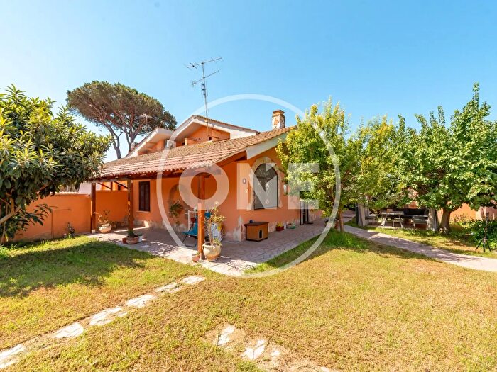 Casa quadrilocale in vendita in Via Sirio, Ardea