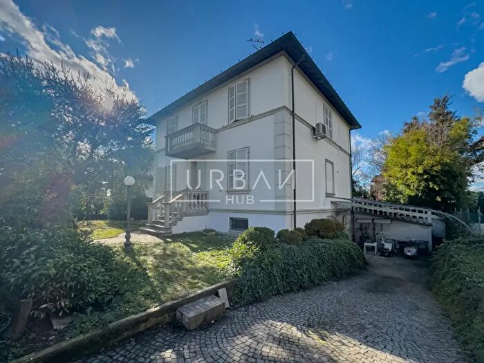 Casa con 8 locali in vendita in Via del Pino, Forli