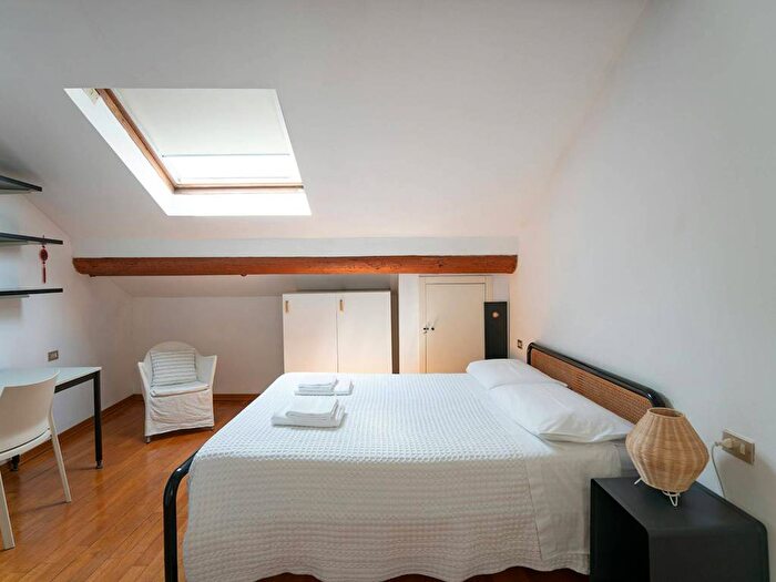 Appartamento trilocale in affitto in Via Niccol² Copernico, Centrale, Milano