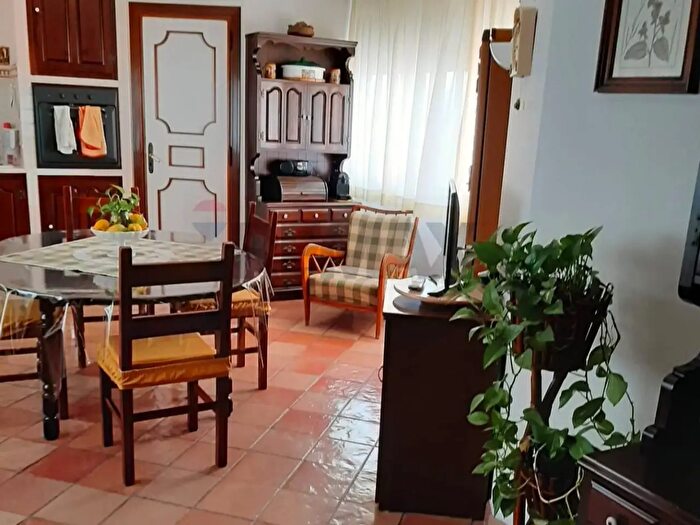 Appartamento con 6 locali in vendita in Viale delle Magnolie, Palermo