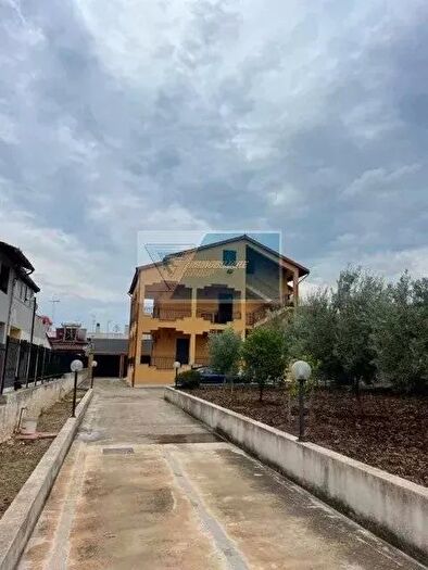 Appartamento con 5 locali in vendita in Melilli